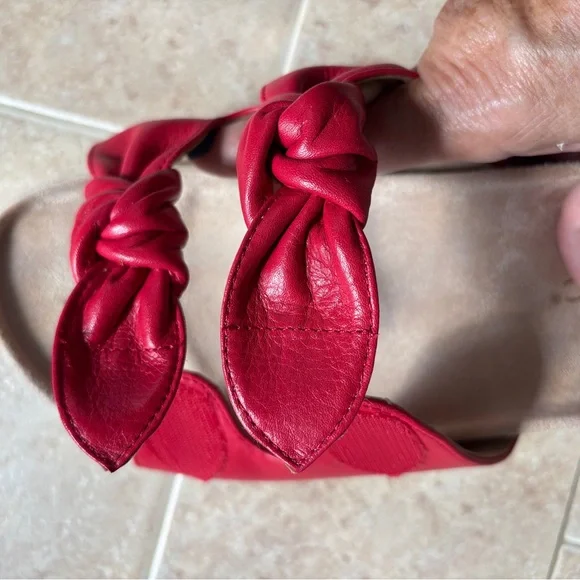 Vionic Alara Red Knotted Sandals - Picture 3 of 6